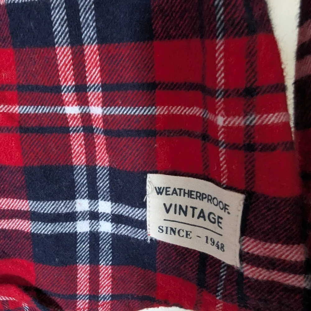 Weatherproof Vintage Red and Black Plaid Shirt - L - Picture 2 of 10